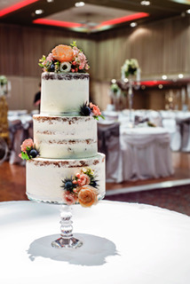 Semi Naked Wedding Cake created by MMCookies